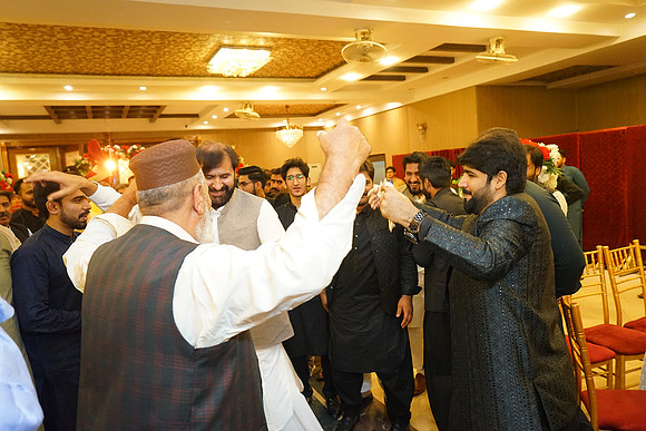 Farhan & Anum Barat 00175