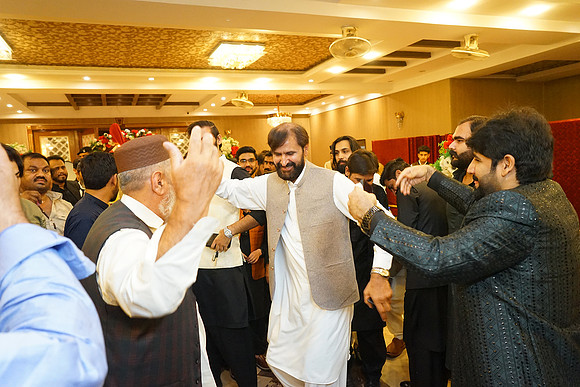 Farhan & Anum Barat 00174