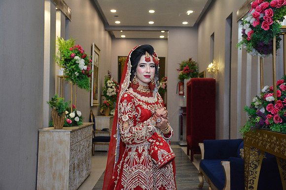 Usman & Hafsa Barat 00107
