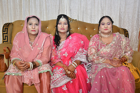 Usman & Hafsa Barat 00018