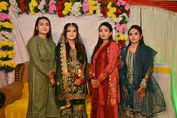 Usman & Maria Mehndi 00079