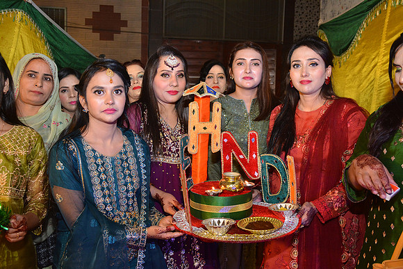 Usman & Maria Mehndi 00140